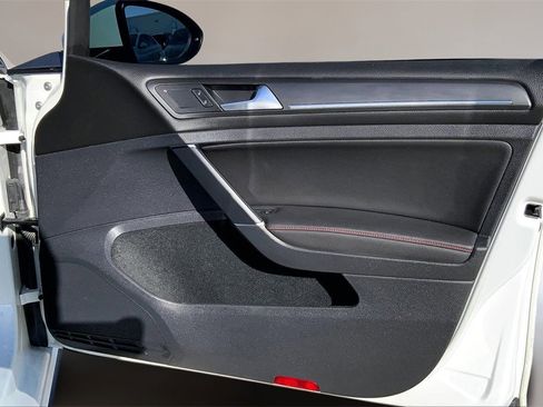 Used 2020 Volkswagen GTI SE image 22
