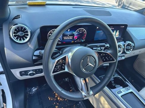 Used 2026 Mercedes-Benz GLA 250 4MATIC image 11