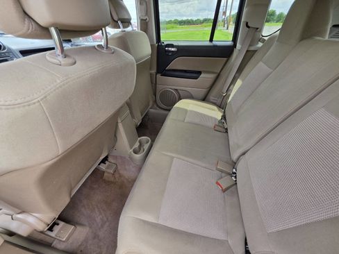 Used 2012 Jeep Compass Sport AWD/4WD image 5