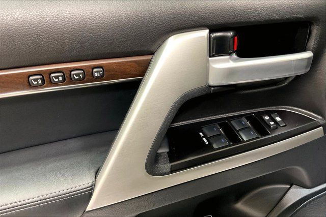 Used 2018 Toyota Land Cruiser AWD/4WD image 40