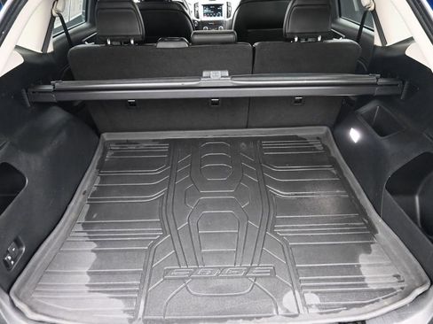 Used 2018 Ford Edge SEL w/ Equipment Group 201A AWD/4WD image 9