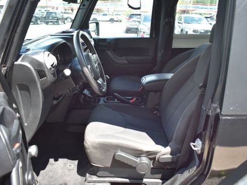 Used 2016 Jeep Wrangler Sport AWD/4WD image 13