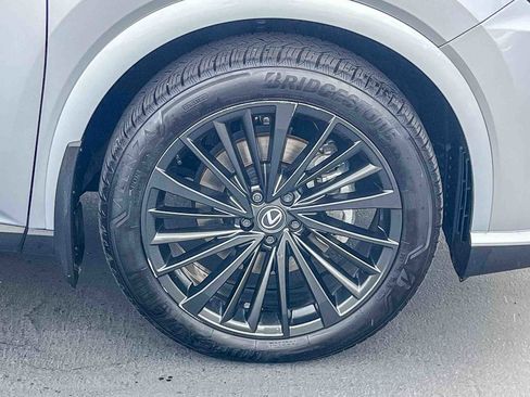 Certified 2024 Lexus RX 350h w/ Convenience Package image 9