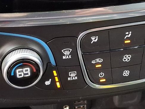 Used 2023 Chevrolet Traverse RS image 19