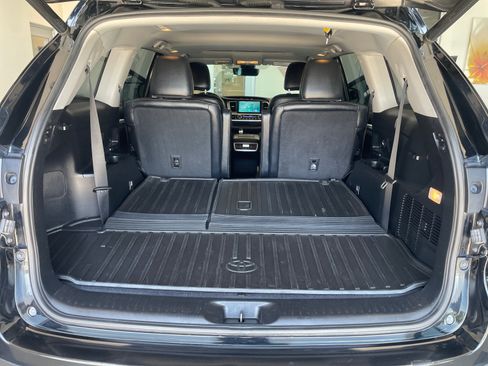 Used 2019 Toyota Highlander XLE FWD image 33