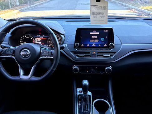 Certified 2023 Nissan Altima 2.5 SR image 4