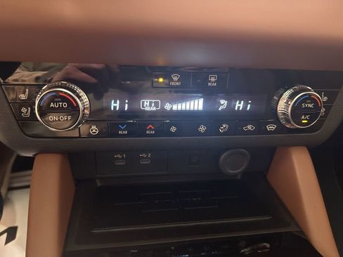 New 2025 Mitsubishi Outlander SEL image 14