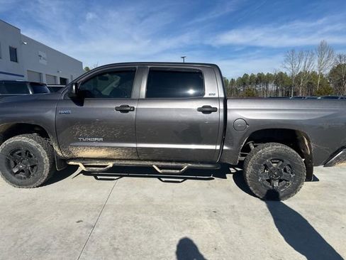 Used 2017 Toyota Tundra SR5 image 17