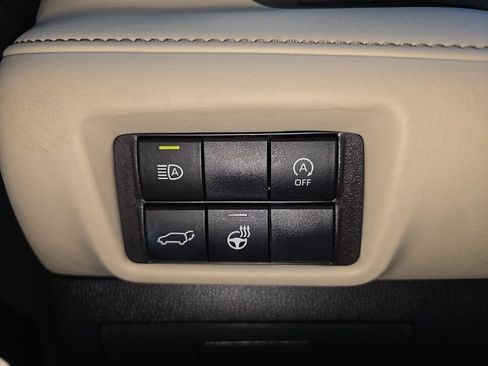 Used 2023 Toyota Highlander Limited image 21