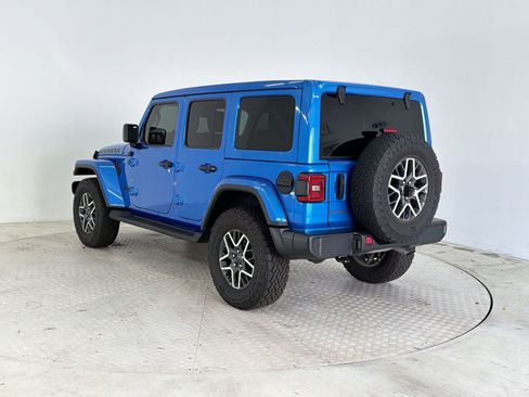 Used 2025 Jeep Wrangler Unlimited Sahara w/ Safety Group AWD/4WD image 3