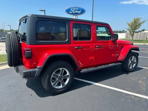 Used 2020 Jeep Wrangler Unlimited Sahara w/ Dual Top Group AWD/4WD image 12