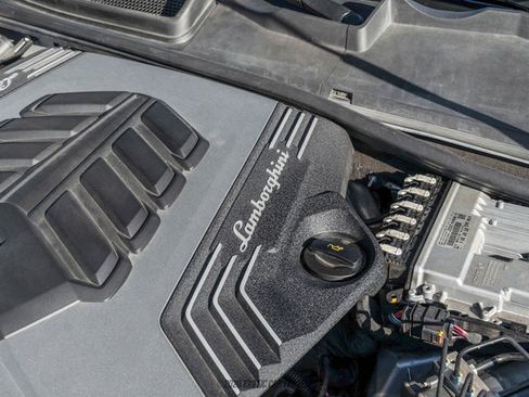 Used 2021 Lamborghini Urus image 18