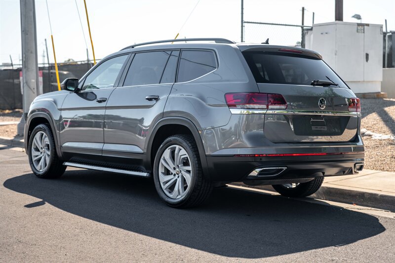 Used 2021 Volkswagen Atlas SE w/ Panoramic Sunroof Package FWD image 3