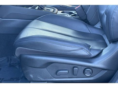 Used 2025 Subaru Forester Limited image 13