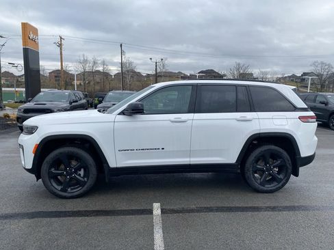 New 2026 Jeep Grand Cherokee Limited w/ Limited Altitude Package image 6