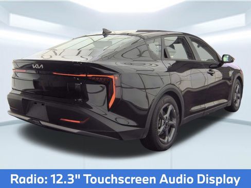Used 2025 Kia K4 FWD image 2