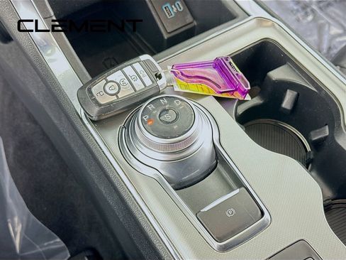 Certified 2022 Ford Edge Titanium image 24