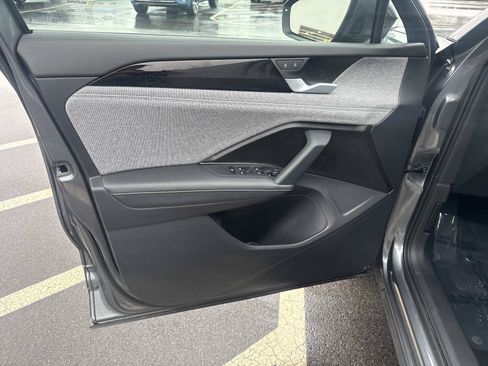 Certified 2025 Volkswagen Tiguan S AWD/4WD image 17