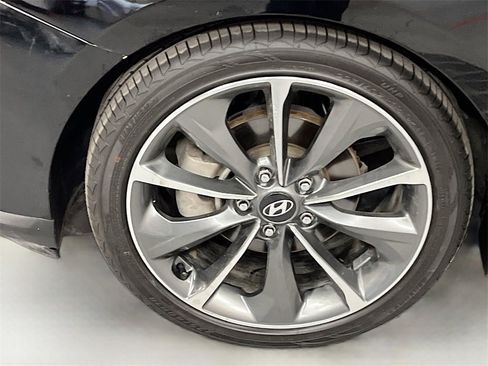 Used 2019 Hyundai Veloster 2.0 Premium image 31