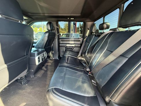 Used 2019 Ford F150 Lariat w/ Equipment Group 502A Luxury AWD/4WD image 8