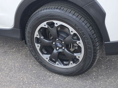 Used 2023 Subaru Crosstrek 2.0i Premium image 14