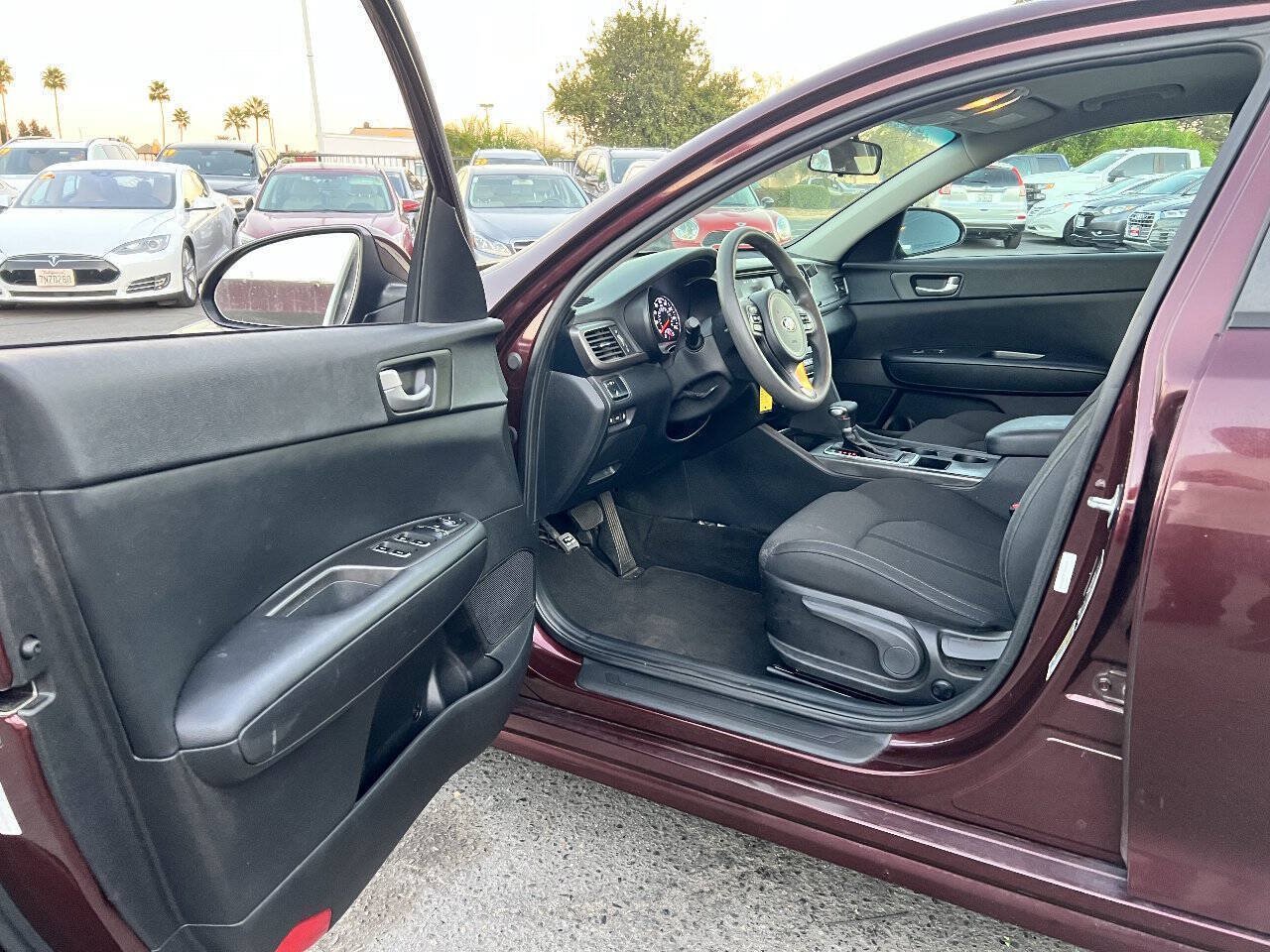 Used 2018 Kia Optima LX FWD image 8