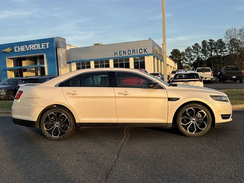 Used 2013 Ford Taurus SHO image 11