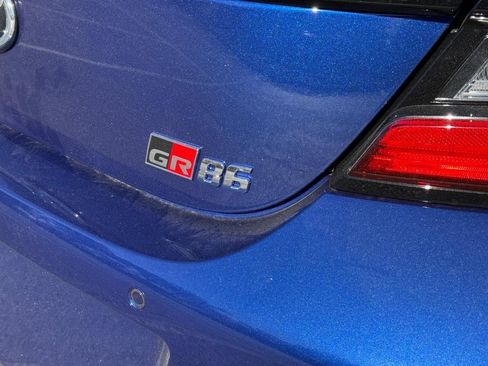 New 2025 Toyota GR86 Premium image 4