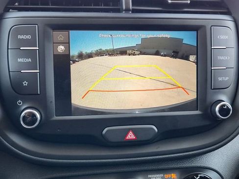 Certified 2025 Kia Soul LX image 18