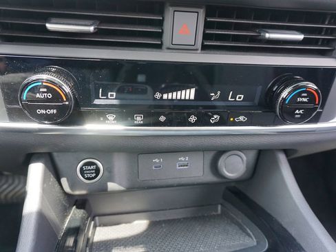 Used 2023 Nissan Rogue SV FWD image 11