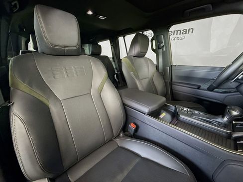 Used 2024 Lexus GX 550 image 29