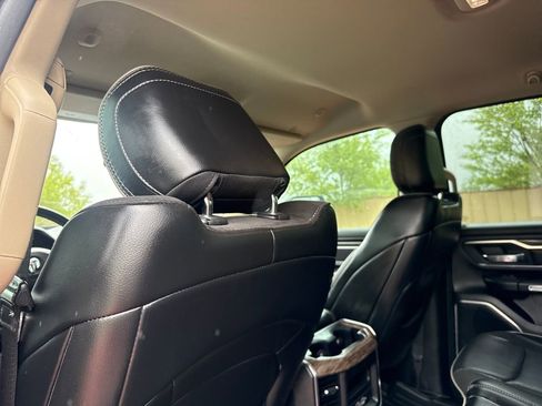 Used 2019 RAM 1500 Laramie AWD/4WD image 21