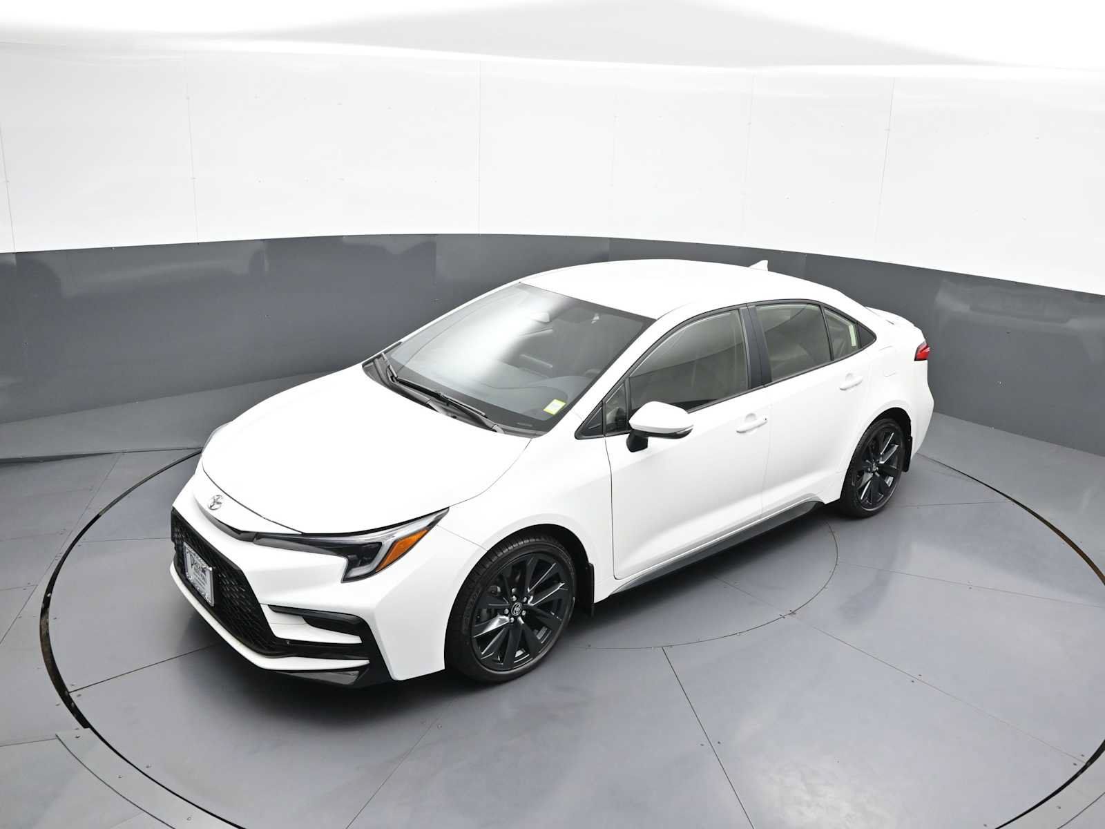 Certified 2026 Toyota Corolla SE FWD image 33