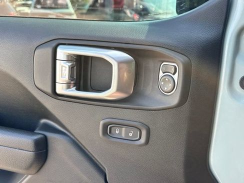 Used 2024 Jeep Wrangler Unlimited Sport AWD/4WD image 11