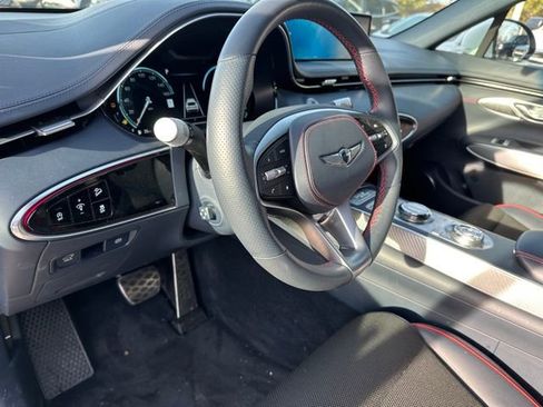 Used 2023 Genesis GV70 2.5T w/ Sport Prestige Package image 22