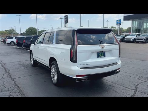 Certified 2022 Cadillac Escalade ESV Premium Luxury w/ Performance Package AWD/4WD image 7