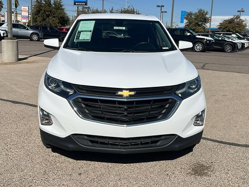 Used 2018 Chevrolet Equinox LT image 2