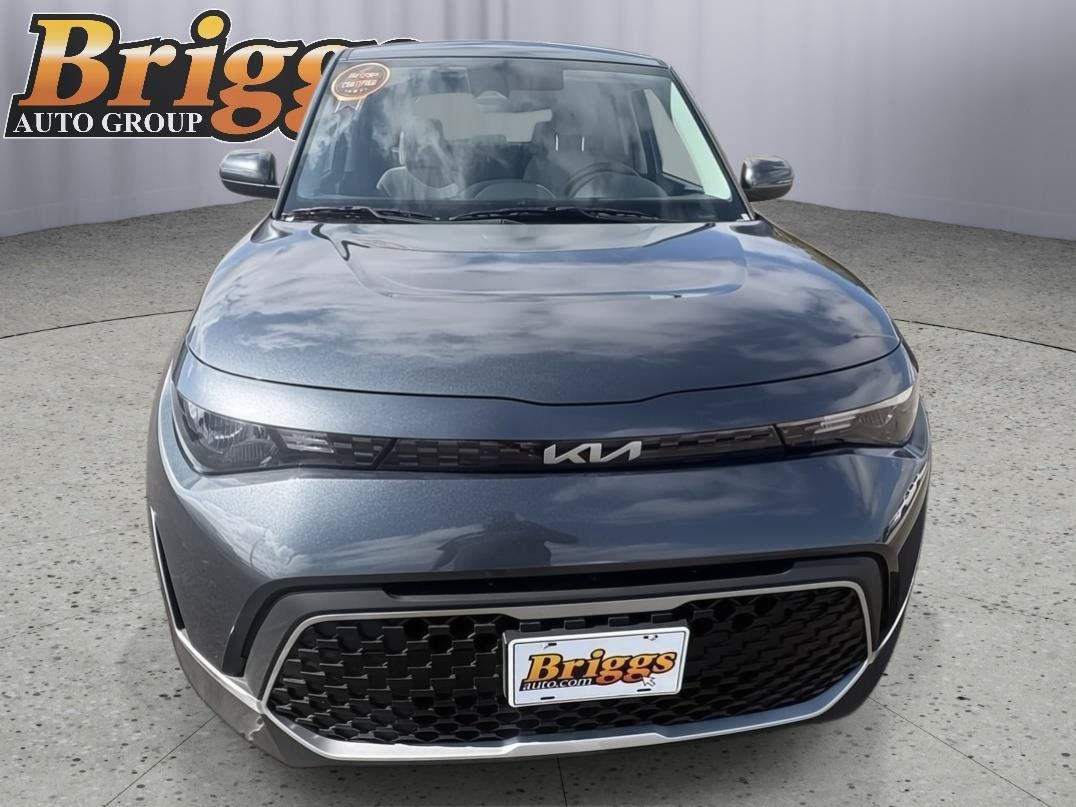 Used 2025 Kia Soul LX FWD image 9