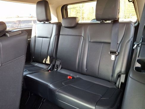 Used 2024 Ford Expedition Max XLT image 10