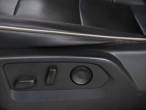 Used 2023 Chevrolet Suburban Premier AWD/4WD image 19