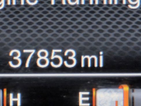 Used 2023 Jeep Renegade Latitude image 34