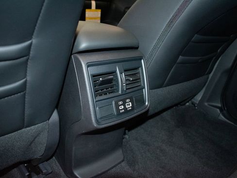 Used 2026 Subaru Forester Premium AWD/4WD image 24