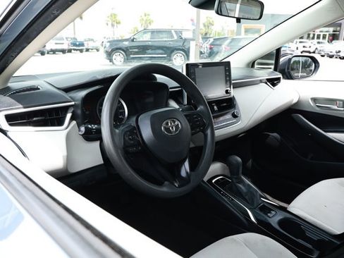 Used 2020 Toyota Corolla LE FWD image 22