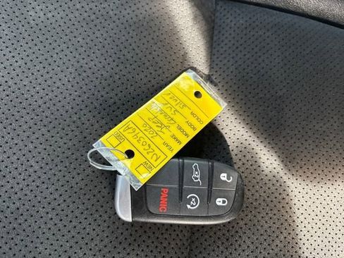 Used 2020 Jeep Grand Cherokee Altitude image 32