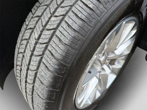 Used 2024 Chevrolet Tahoe Premier image 20