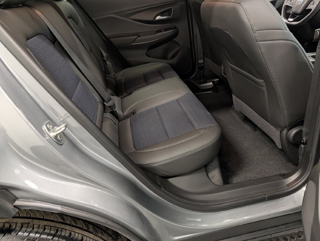 Used 2024 Buick Envista Preferred w/ Convenience I Package FWD image 31