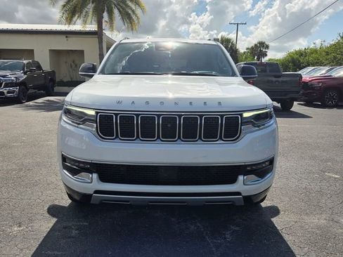 Used 2024 Jeep Wagoneer L Series II w/ Convenience Group I AWD/4WD image 2