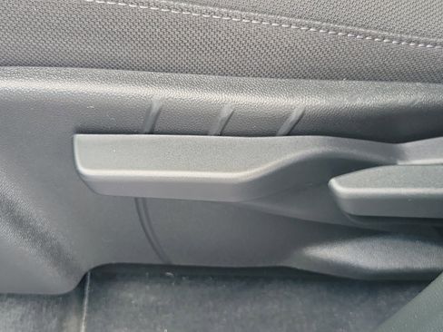 Used 2025 Chevrolet Equinox LT image 18