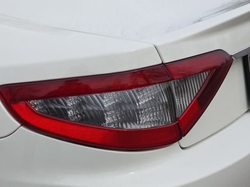 Used 2018 Maserati GranTurismo Sport image 33