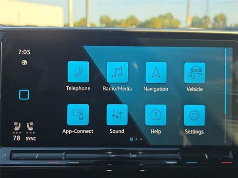 Used 2025 Volkswagen Atlas SE FWD image 15